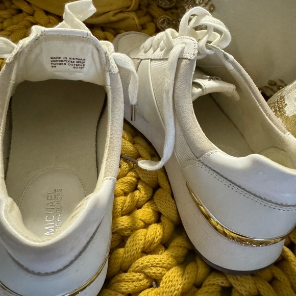 Michael Kors white sneakers - Picture 6 of 9